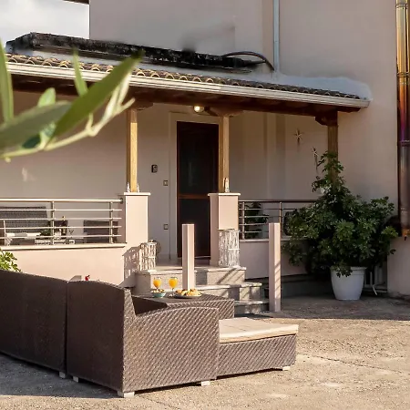 Holiday home Exochi Family House *